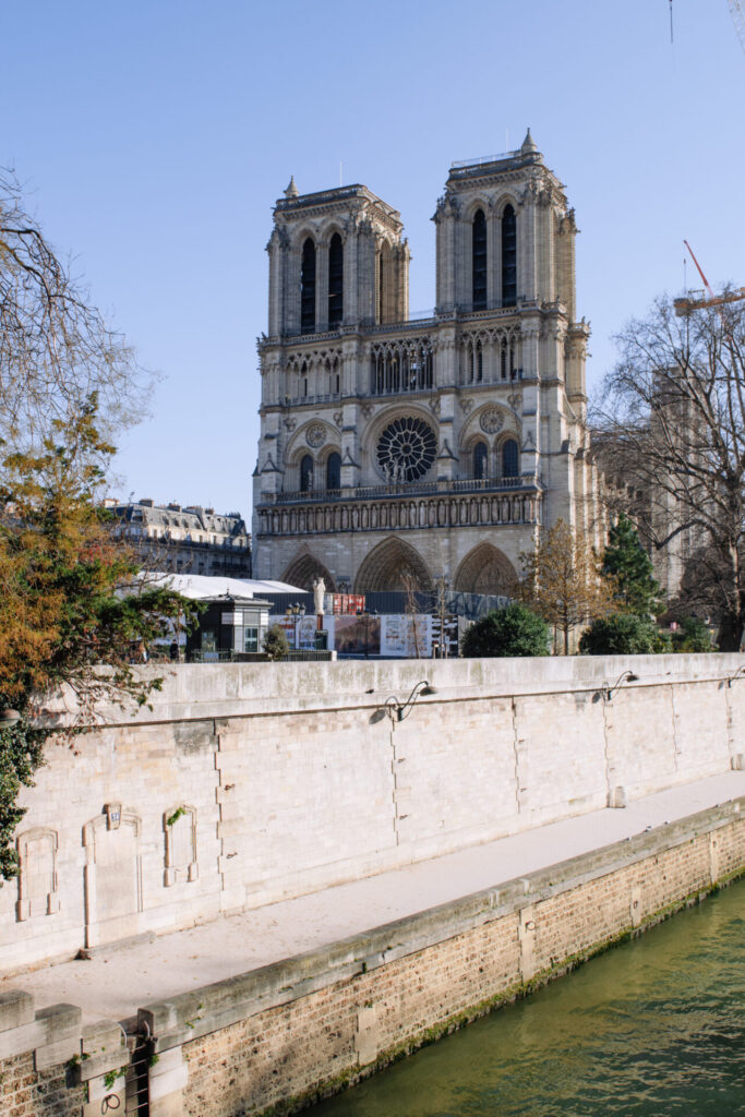 notre dame paris itinerary