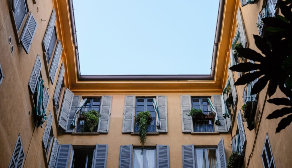 where to stay in milan brera