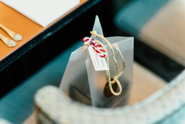 32 Useful Gifts for Travelers, Adventurers, and Creators on the Go