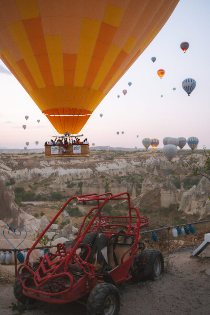 sunrise hot air balloon cappadocia viewpoint