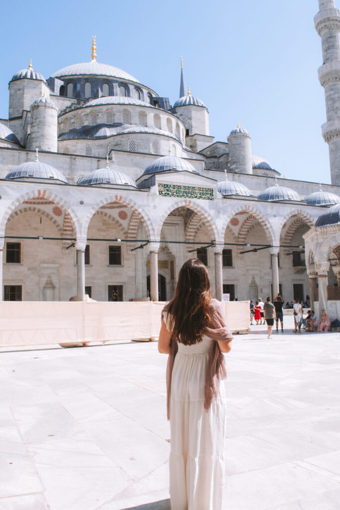 3 Days In Istanbul: A Complete Travel Guide blue mosque