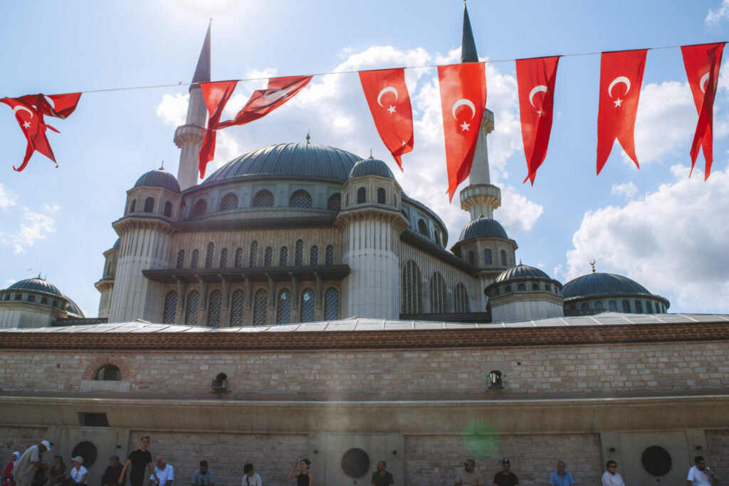 3 Days In Istanbul: A Complete Travel Guide taksim square